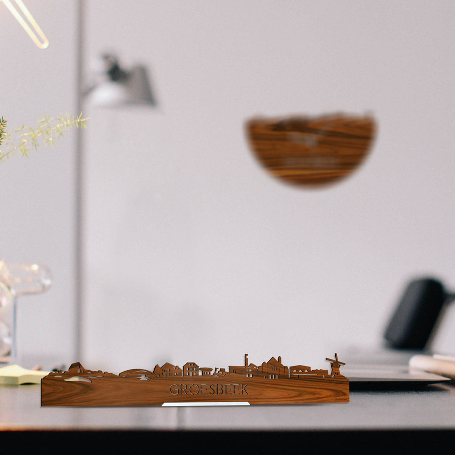 Standing Skyline Groesbeek Palissander houten cadeau decoratie relatiegeschenk van WoodWideCities