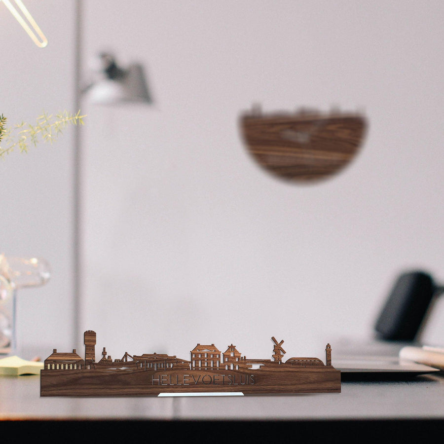 Standing Skyline Hellevoetsluis Noten houten cadeau decoratie relatiegeschenk van WoodWideCities
