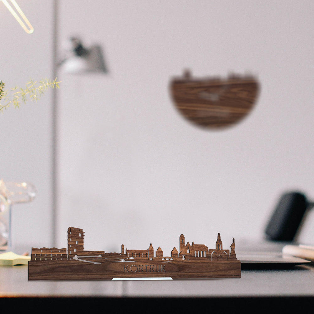 Standing Skyline Kortrijk Noten houten cadeau decoratie relatiegeschenk van WoodWideCities