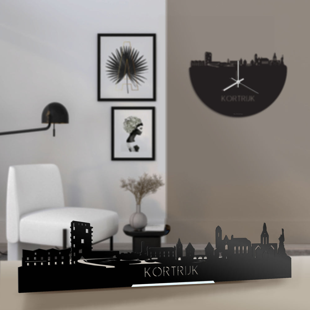 Standing Skyline Kortrijk Zwart glanzend gerecycled kunststof cadeau decoratie relatiegeschenk van WoodWideCities