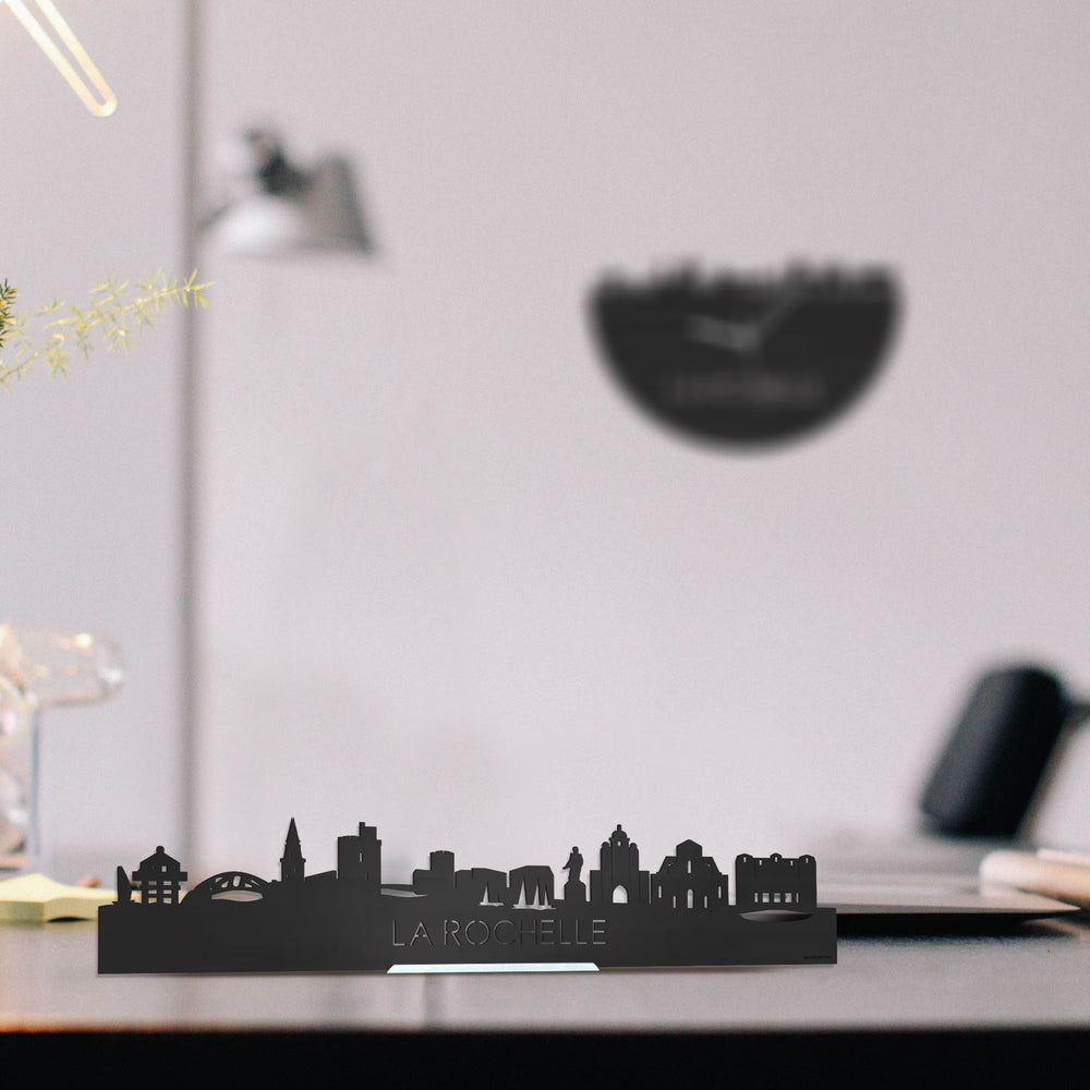 Standing Skyline La Rochelle Zwart houten cadeau decoratie relatiegeschenk van WoodWideCities