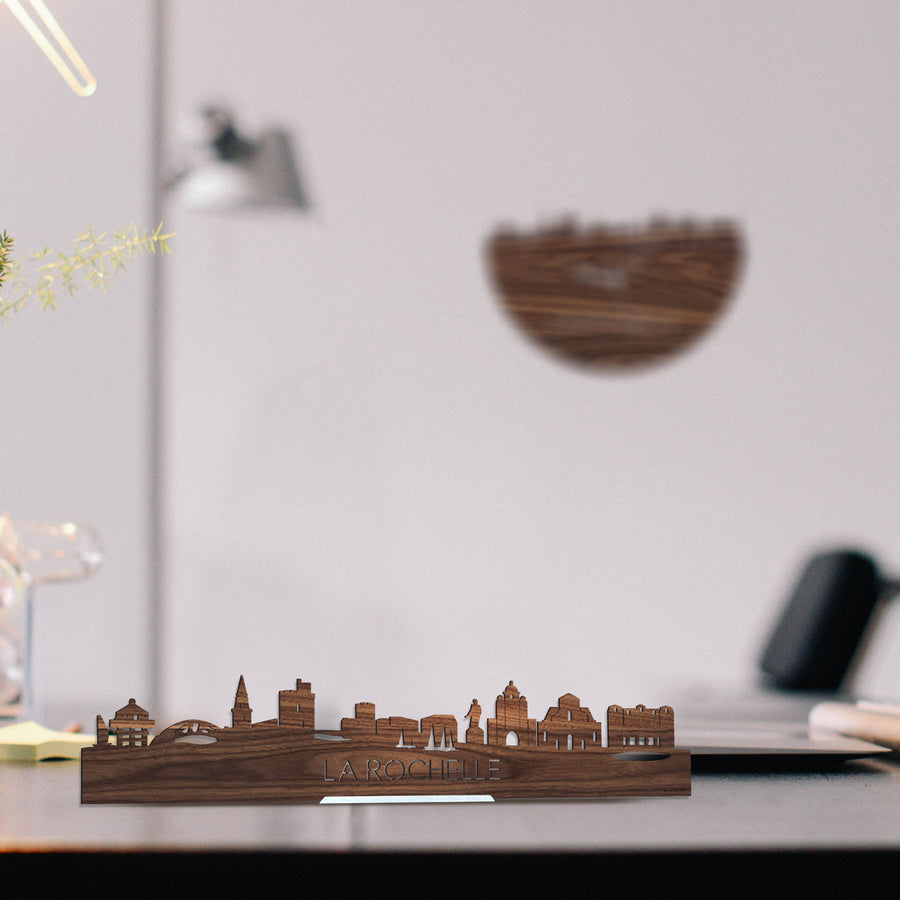 Standing Skyline La Rochelle Noten houten cadeau decoratie relatiegeschenk van WoodWideCities