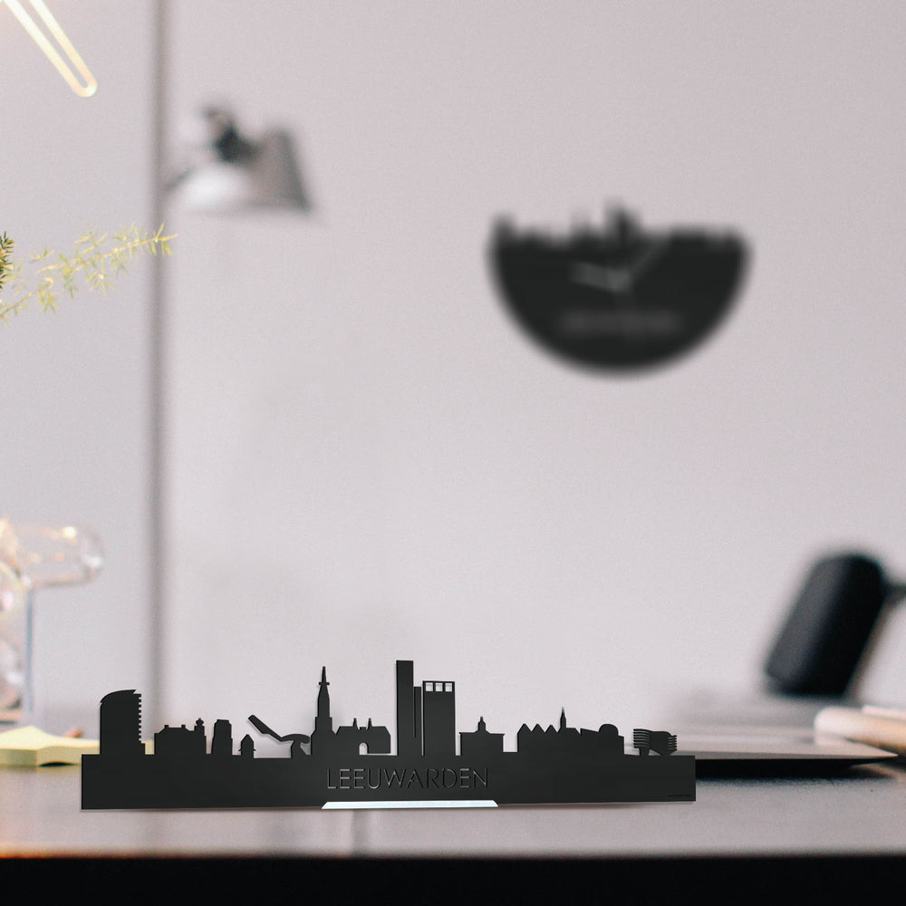 Standing Skyline Leeuwarden Zwart houten cadeau decoratie relatiegeschenk van WoodWideCities