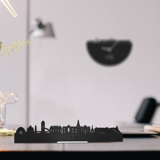 Standing Skyline Liège Zwart houten cadeau decoratie relatiegeschenk van WoodWideCities