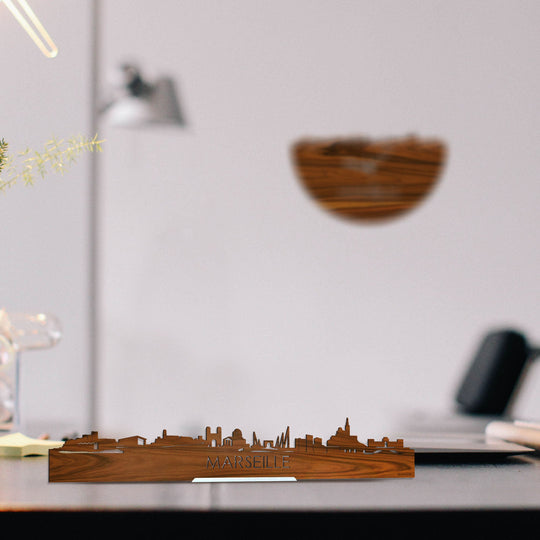 Standing Skyline Marseille Palissander houten cadeau decoratie relatiegeschenk van WoodWideCities