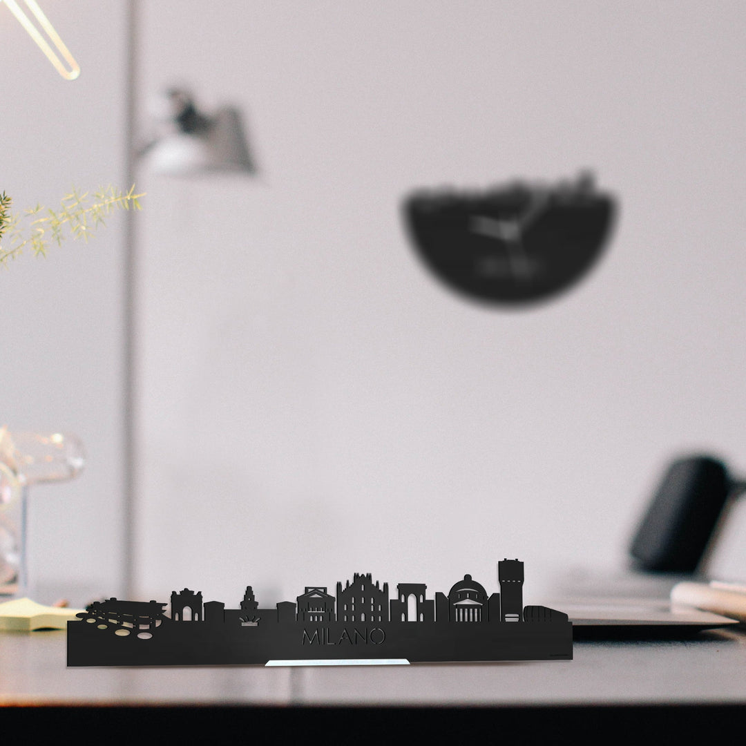 Standing Skyline Milano Zwart houten cadeau decoratie relatiegeschenk van WoodWideCities