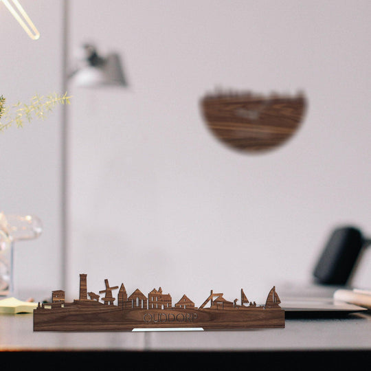 Standing Skyline Ouddorp Noten houten cadeau decoratie relatiegeschenk van WoodWideCities