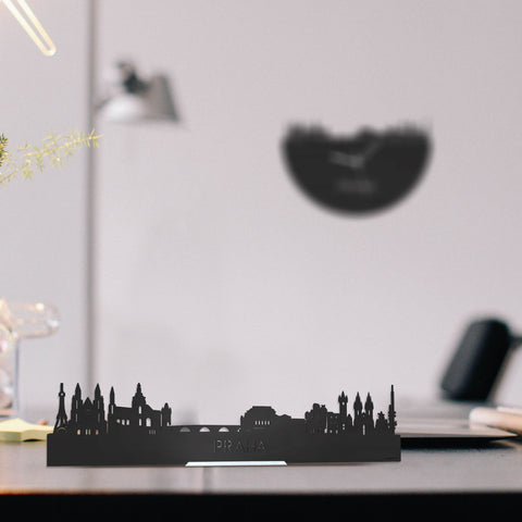 Standing Skyline Praha Zwart houten cadeau decoratie relatiegeschenk van WoodWideCities