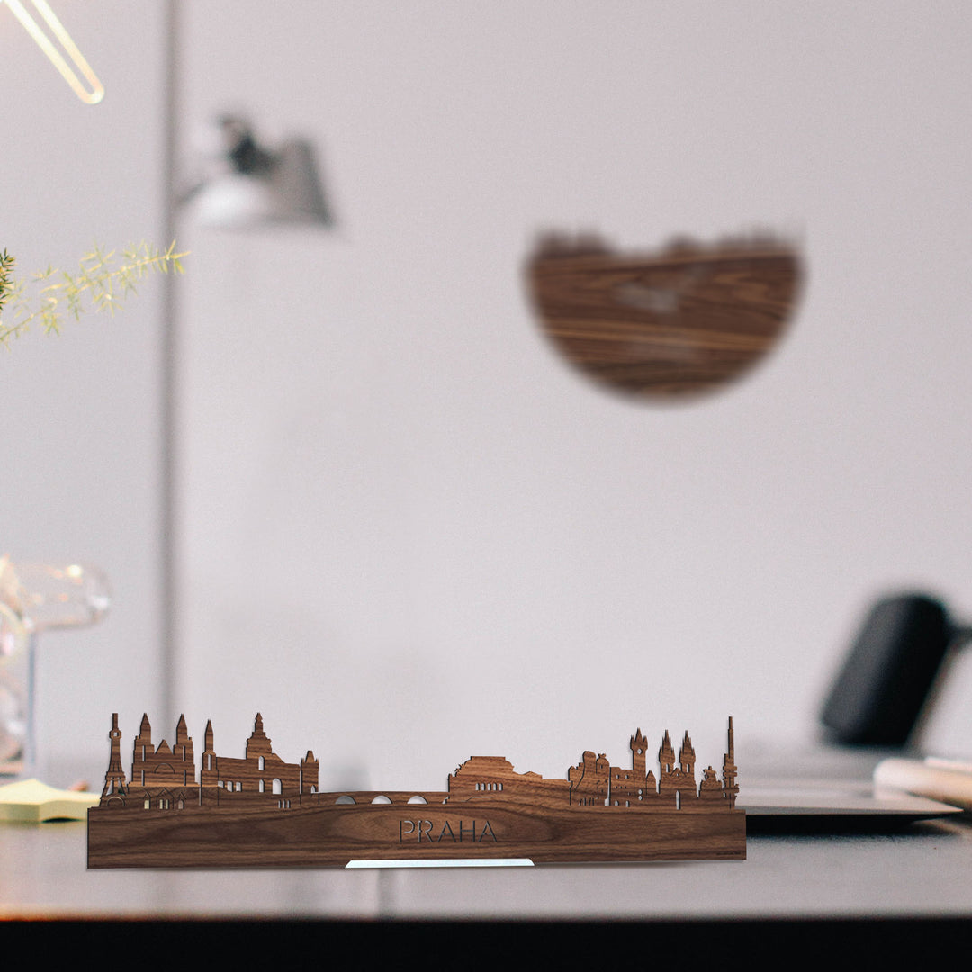 Standing Skyline Praha Noten houten cadeau decoratie relatiegeschenk van WoodWideCities