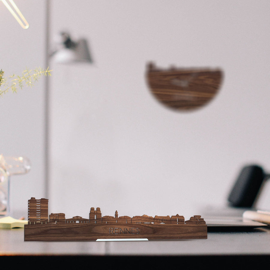 Standing Skyline Rennes Noten houten cadeau decoratie relatiegeschenk van WoodWideCities