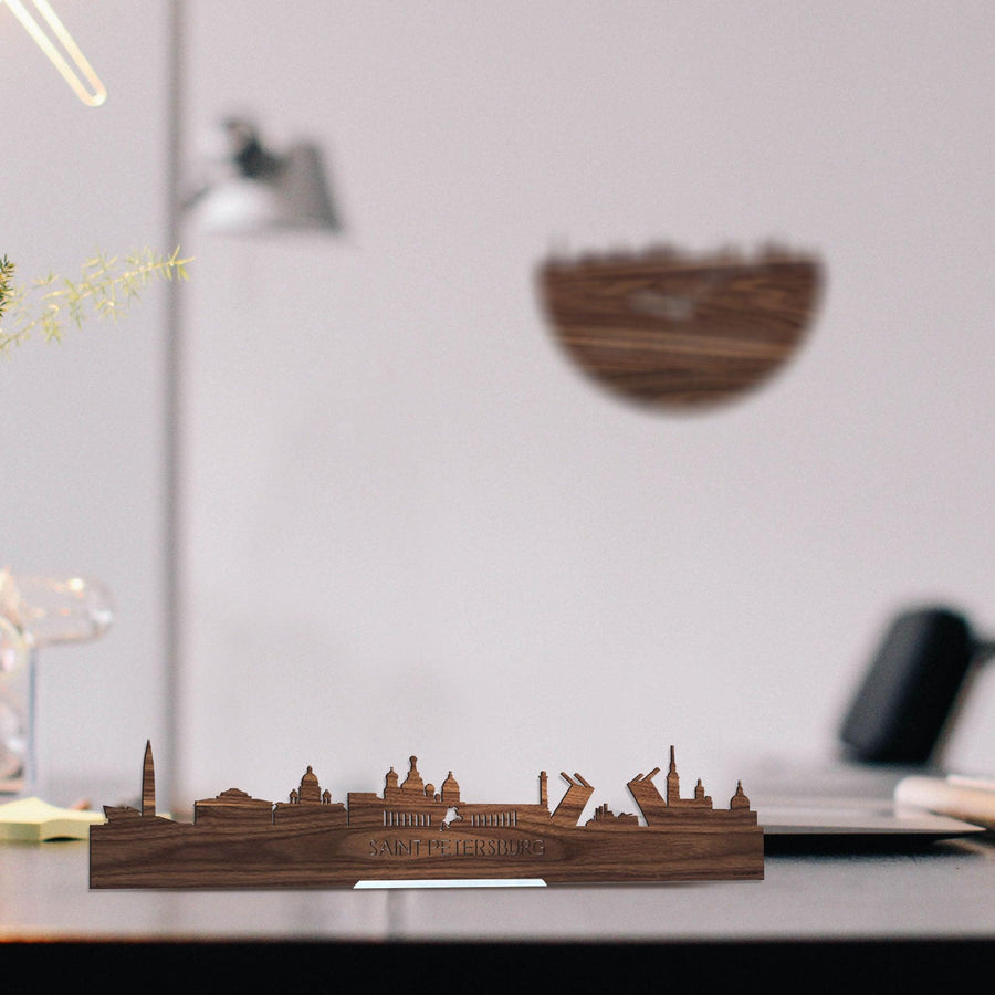 Standing Skyline Saint Petersburg Noten houten cadeau decoratie relatiegeschenk van WoodWideCities