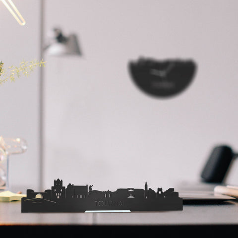 Standing Skyline Tournai Zwart houten cadeau decoratie relatiegeschenk van WoodWideCities