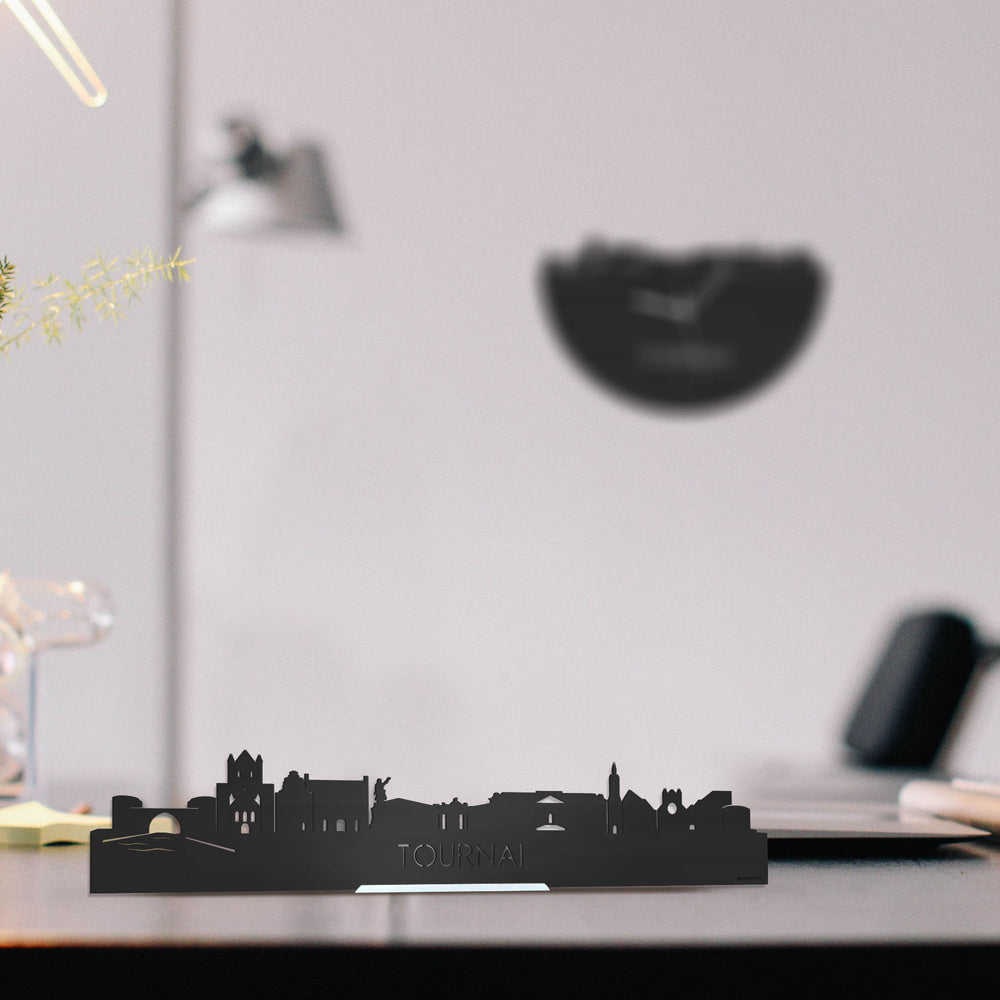 Standing Skyline Tournai Zwart houten cadeau decoratie relatiegeschenk van WoodWideCities