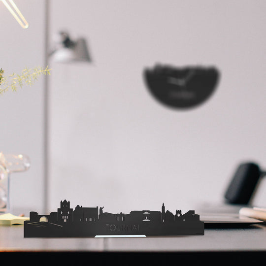 Standing Skyline Tournai Zwart houten cadeau decoratie relatiegeschenk van WoodWideCities