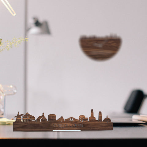 Standing Skyline Vriezenveen Noten houten cadeau decoratie relatiegeschenk van WoodWideCities