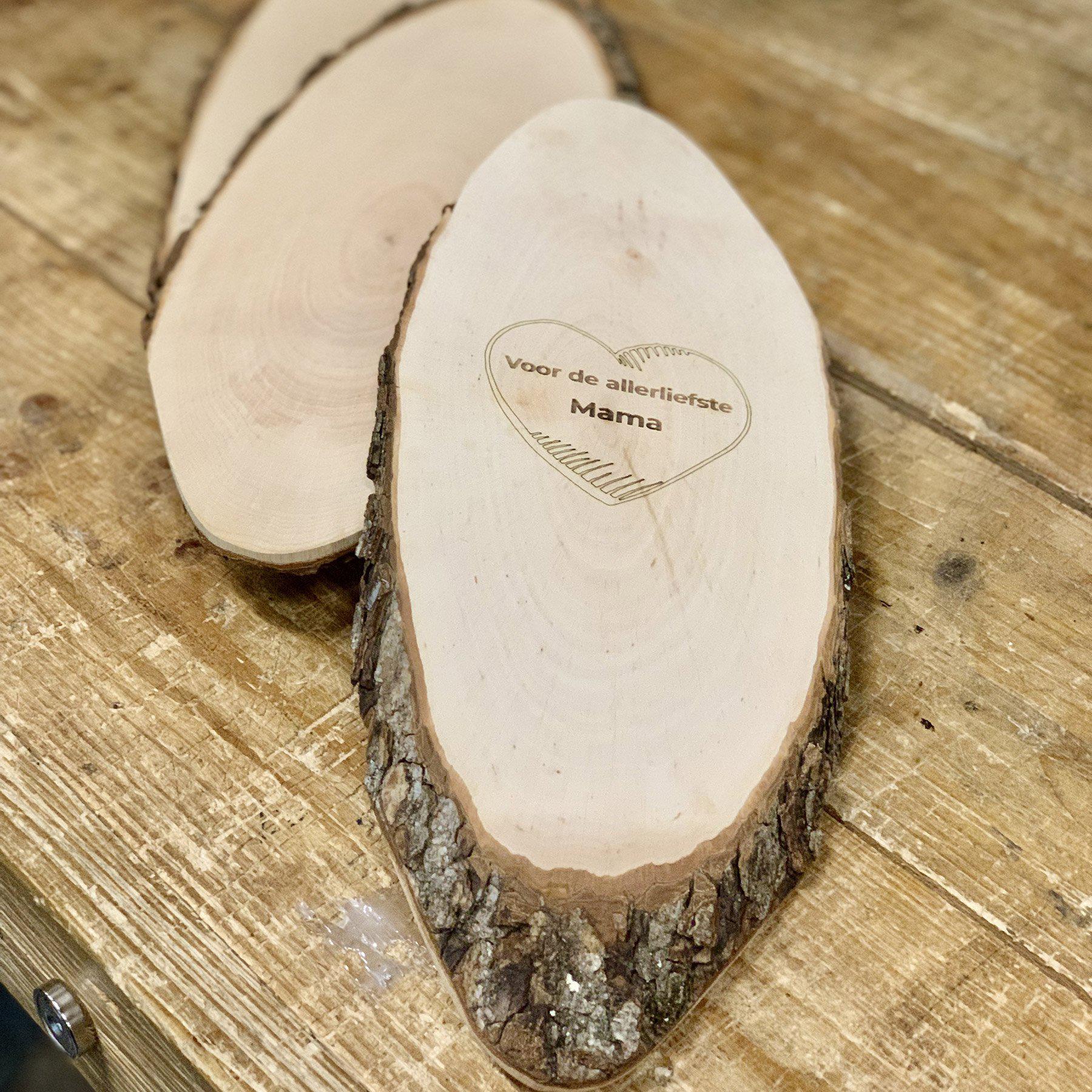 Schorsplank ovaal op maat houten cadeau decoratie relatiegeschenk van WoodWideCities