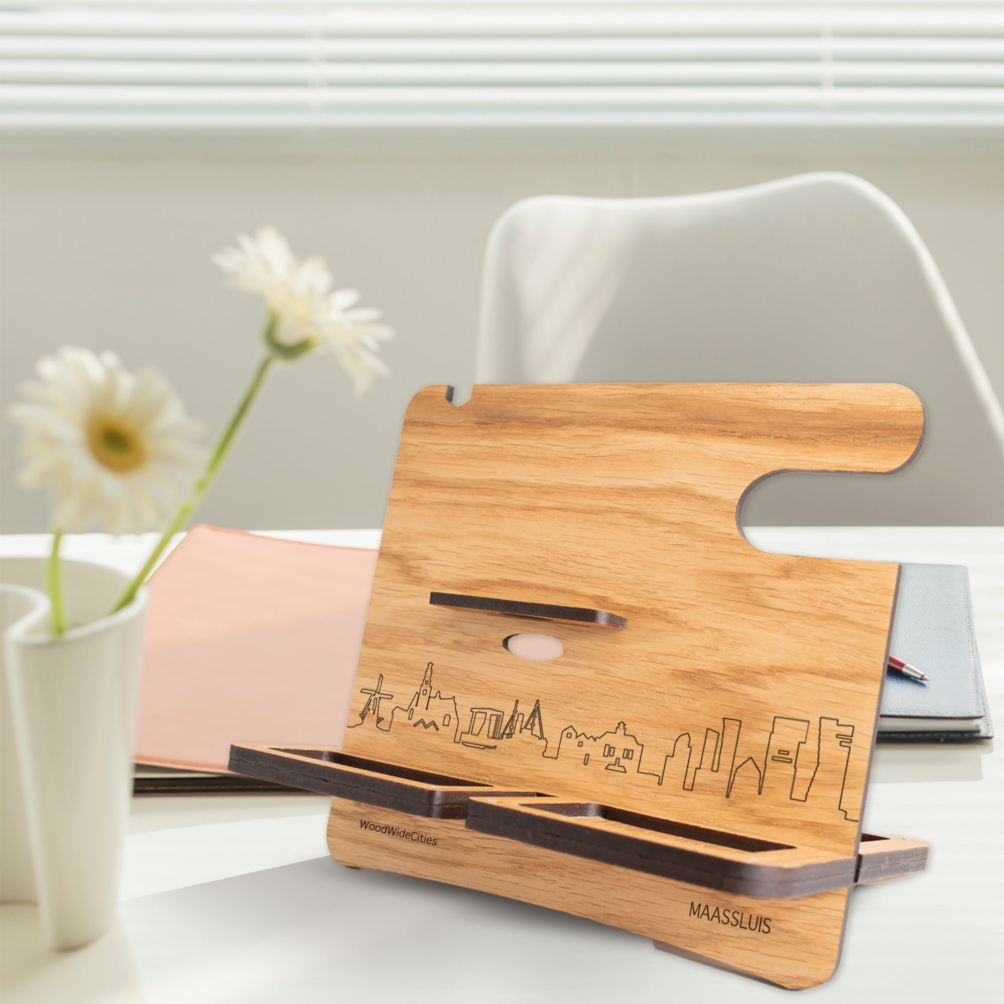 Skyline Desk Organizer Maassluis houten cadeau decoratie relatiegeschenk van WoodWideCities
