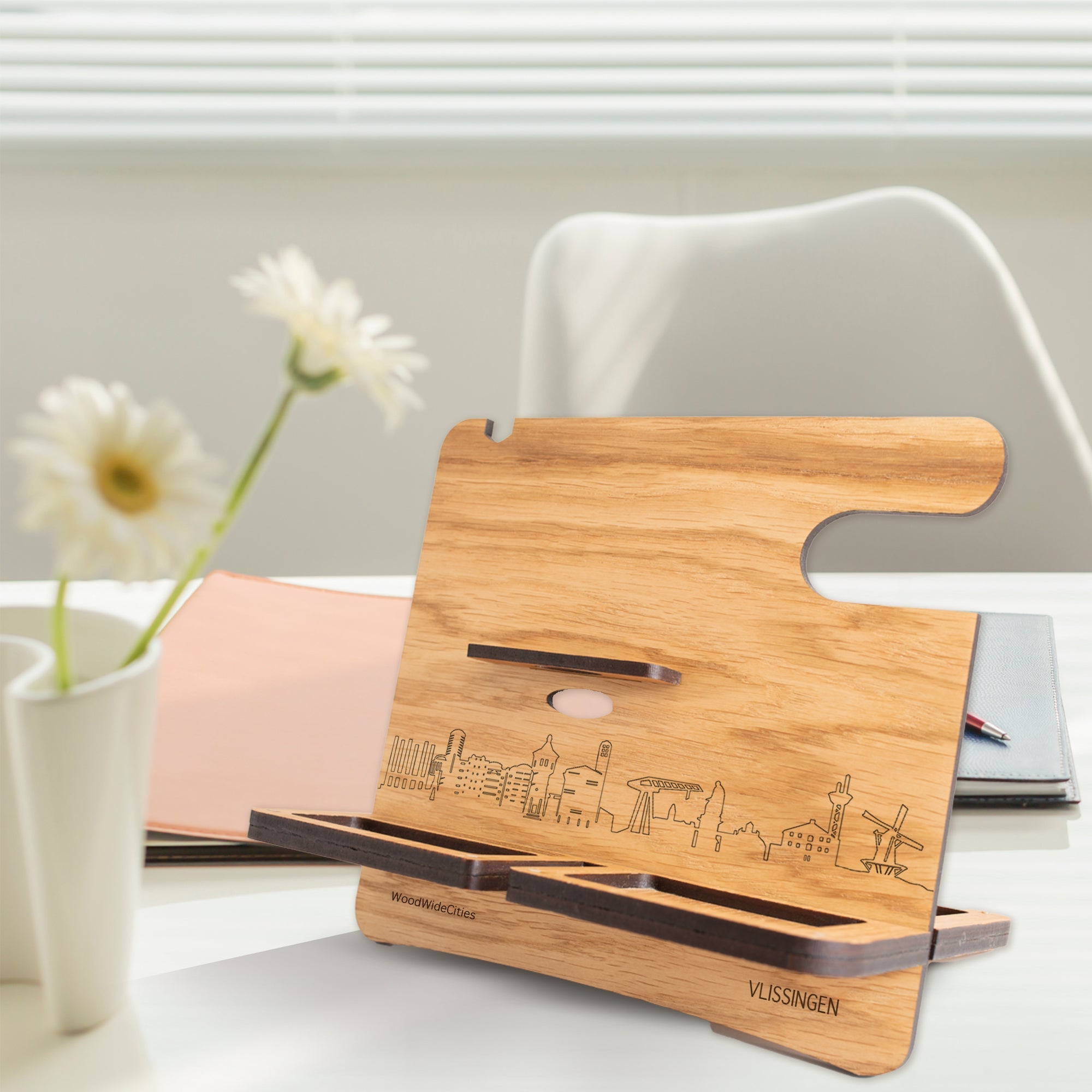 Skyline Desk Organizer Vlissingen houten cadeau decoratie relatiegeschenk van WoodWideCities
