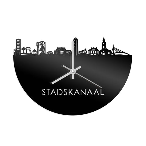Skyline Klok Stadskanaal Zwart glanzend gerecycled kunststof cadeau wanddecoratie relatiegeschenk van WoodWideCities