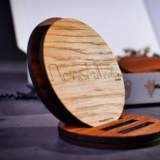 Skyline Onderzetters Leeuwarden Eiken en noten houten cadeau decoratie relatiegeschenk van WoodWideCities