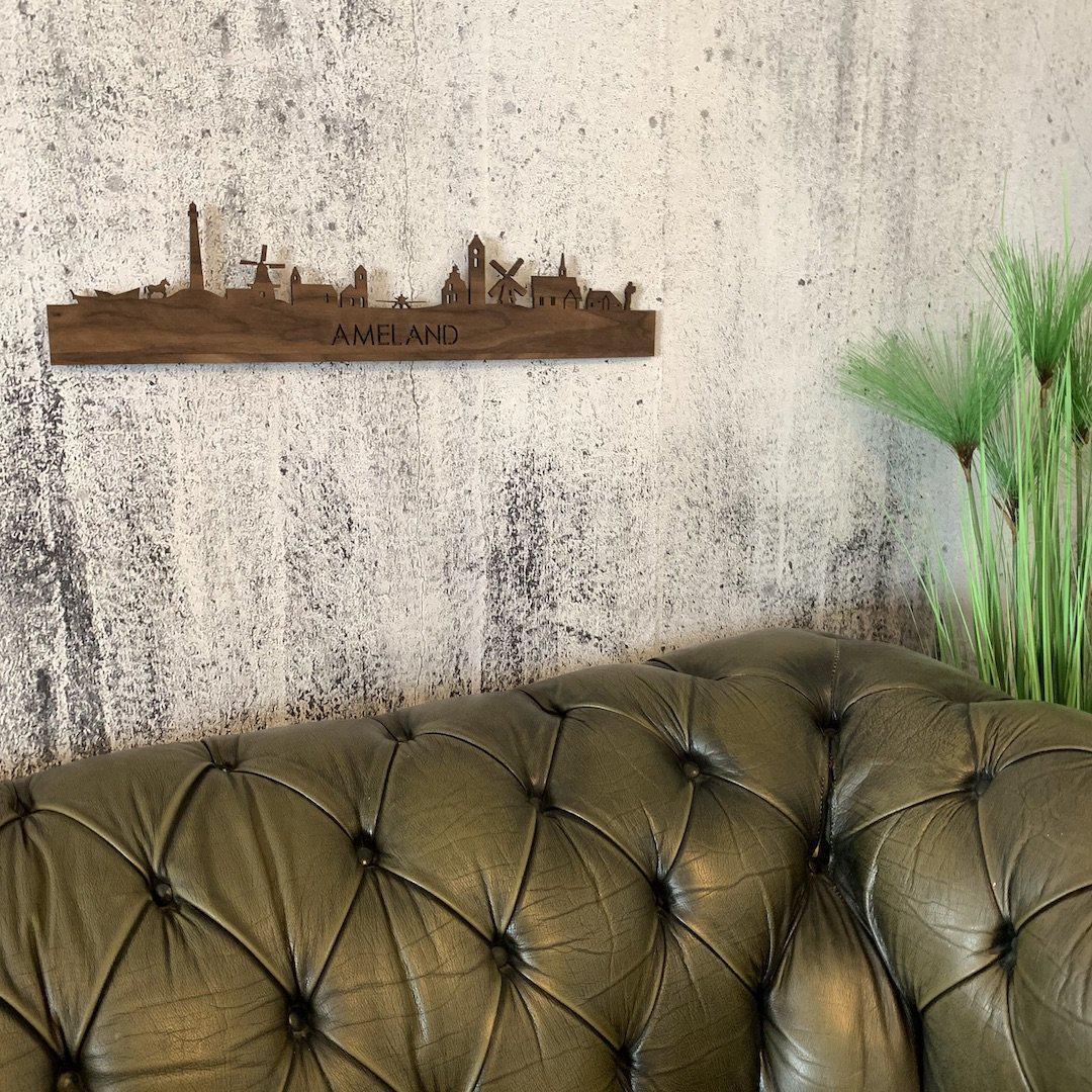 Skyline Vlieland Noten houten cadeau decoratie relatiegeschenk van WoodWideCities