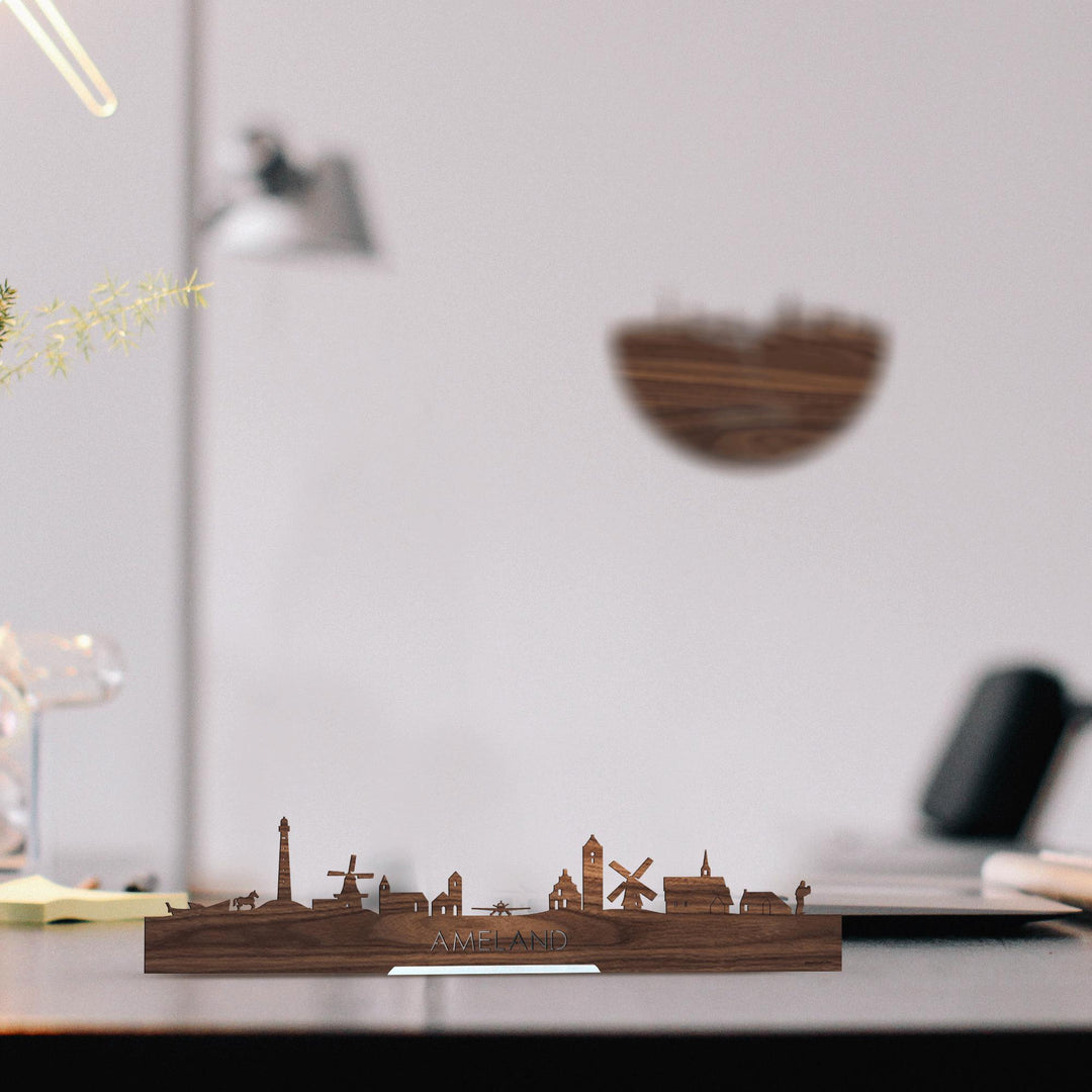 Standing Skyline Ameland Noten houten cadeau decoratie relatiegeschenk van WoodWideCities