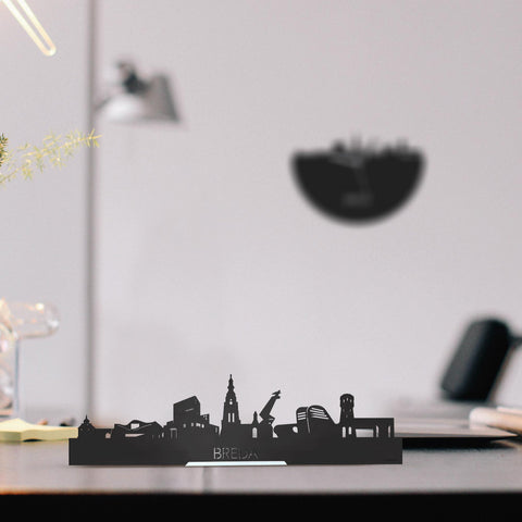 Standing Skyline Breda Black houten cadeau decoratie relatiegeschenk van WoodWideCities