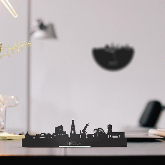 Standing Skyline Breda Black houten cadeau decoratie relatiegeschenk van WoodWideCities