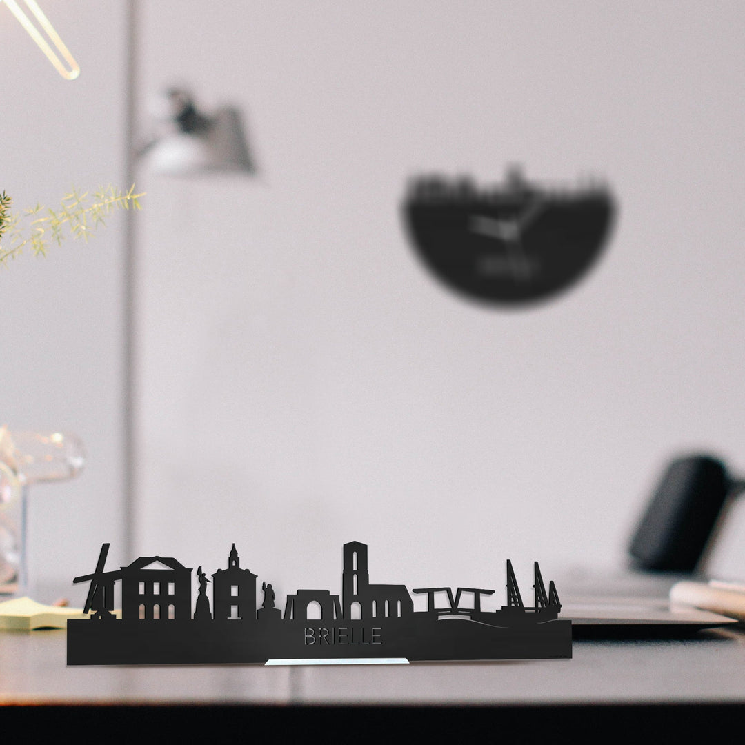 Standing Skyline Brielle Zwart houten cadeau decoratie relatiegeschenk van WoodWideCities