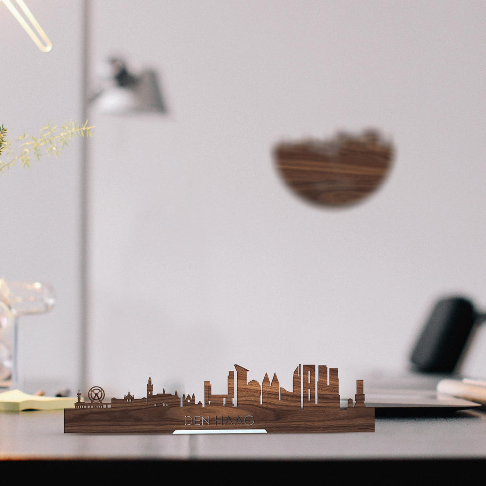 Standing Skyline Den Haag Noten houten cadeau decoratie relatiegeschenk van WoodWideCities