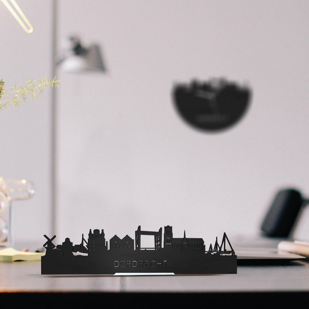 Standing Skyline Dordrecht Black houten cadeau decoratie relatiegeschenk van WoodWideCities