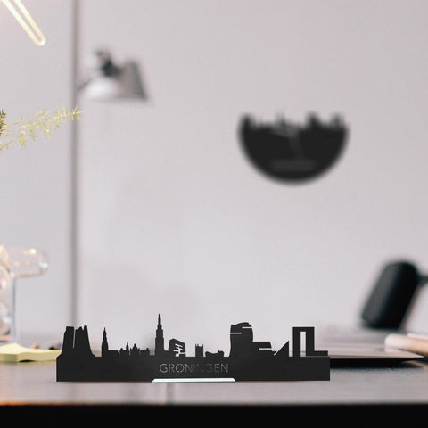 Standing Skyline Groningen Black houten cadeau decoratie relatiegeschenk van WoodWideCities