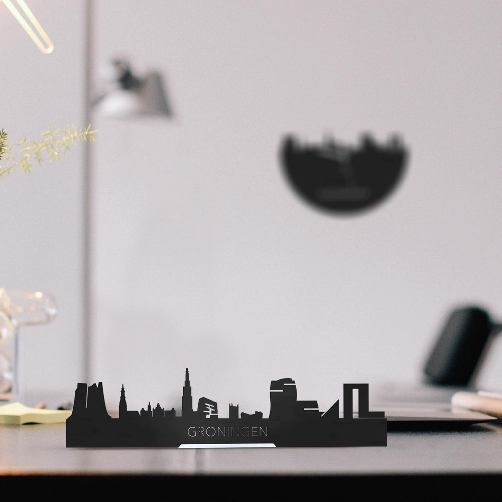 Standing Skyline Groningen Black houten cadeau decoratie relatiegeschenk van WoodWideCities