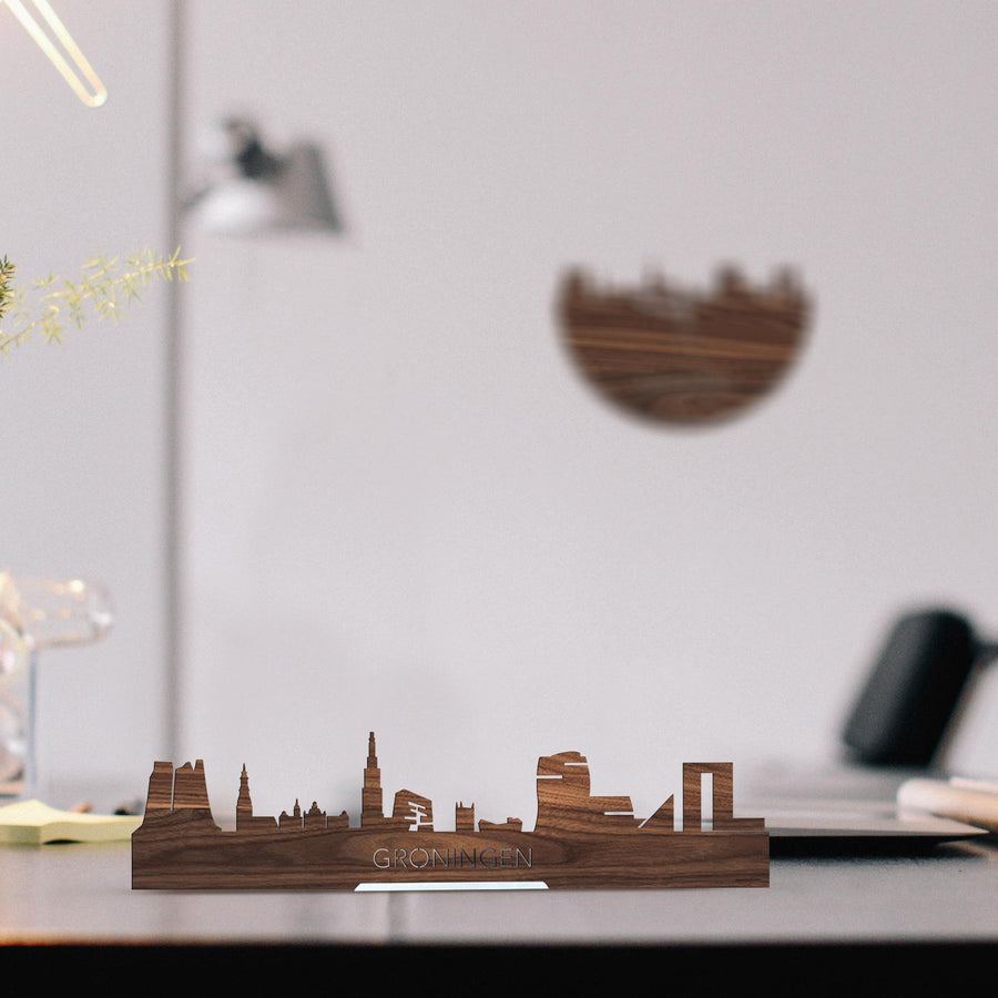Standing Skyline Groningen Noten houten cadeau decoratie relatiegeschenk van WoodWideCities