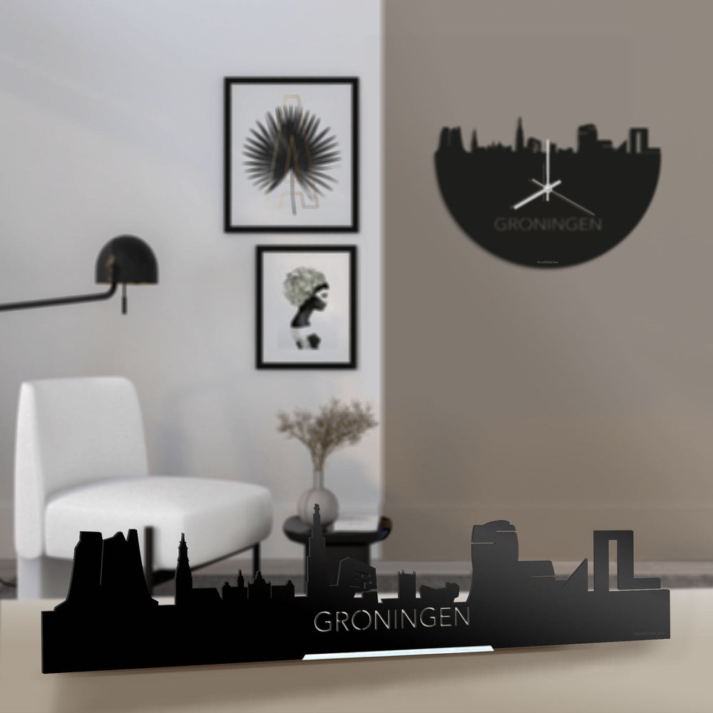 Standing Skyline Groningen Zwart glanzend gerecycled kunststof cadeau decoratie relatiegeschenk van WoodWideCities