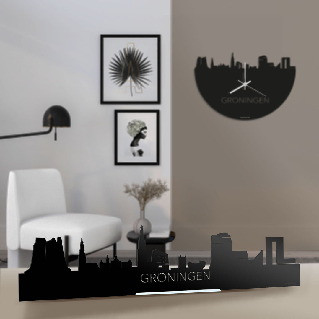 Standing Skyline Groningen Zwart glanzend gerecycled kunststof cadeau decoratie relatiegeschenk van WoodWideCities