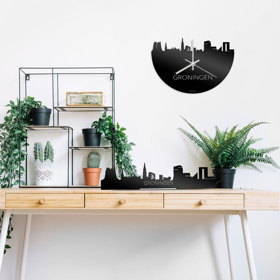 Standing Skyline Groningen Zwart glanzend gerecycled kunststof cadeau decoratie relatiegeschenk van WoodWideCities