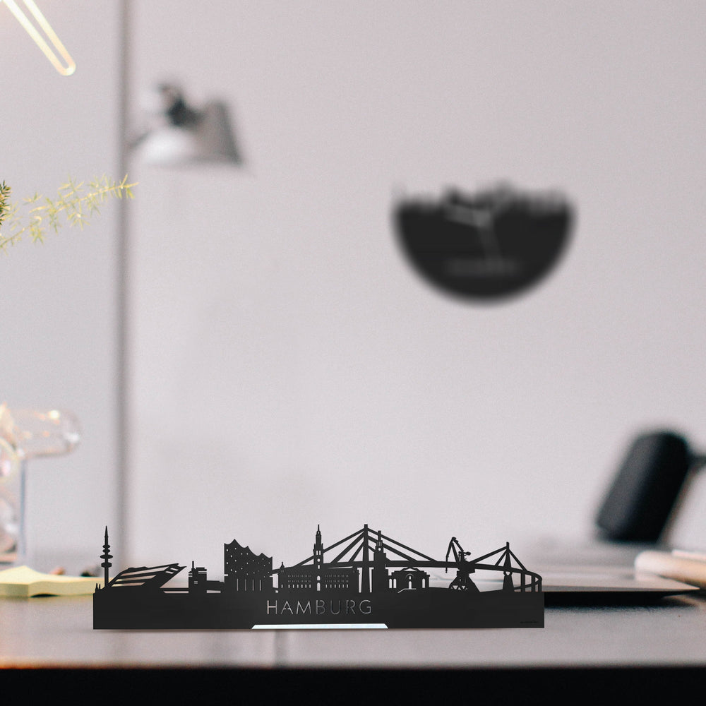 Standing Skyline Hamburg Zwart houten cadeau decoratie relatiegeschenk van WoodWideCities