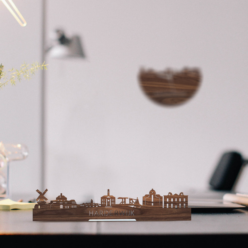 Standing Skyline Harderwijk Noten houten cadeau decoratie relatiegeschenk van WoodWideCities
