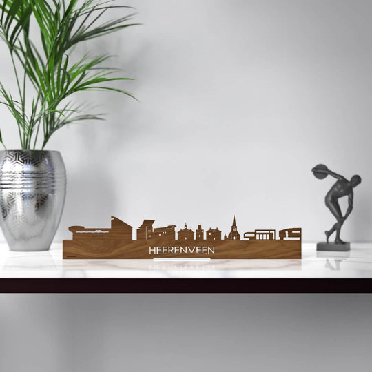 Standing Skyline Heerenveen Noten houten cadeau decoratie relatiegeschenk van WoodWideCities