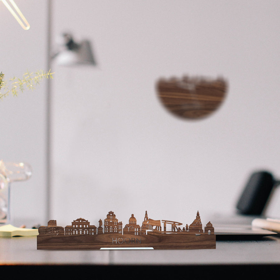 Standing Skyline Hoorn Noten houten cadeau decoratie relatiegeschenk van WoodWideCities