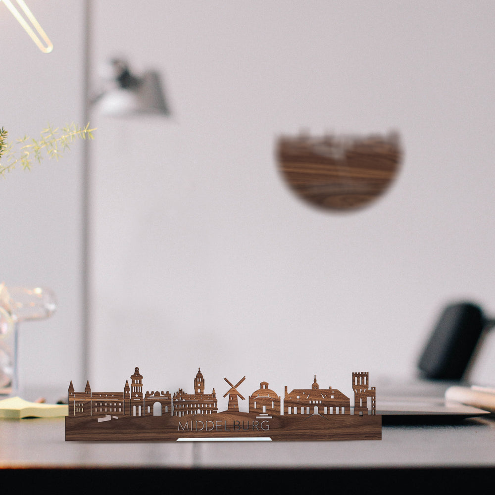 Standing Skyline Middelburg Noten houten cadeau decoratie relatiegeschenk van WoodWideCities