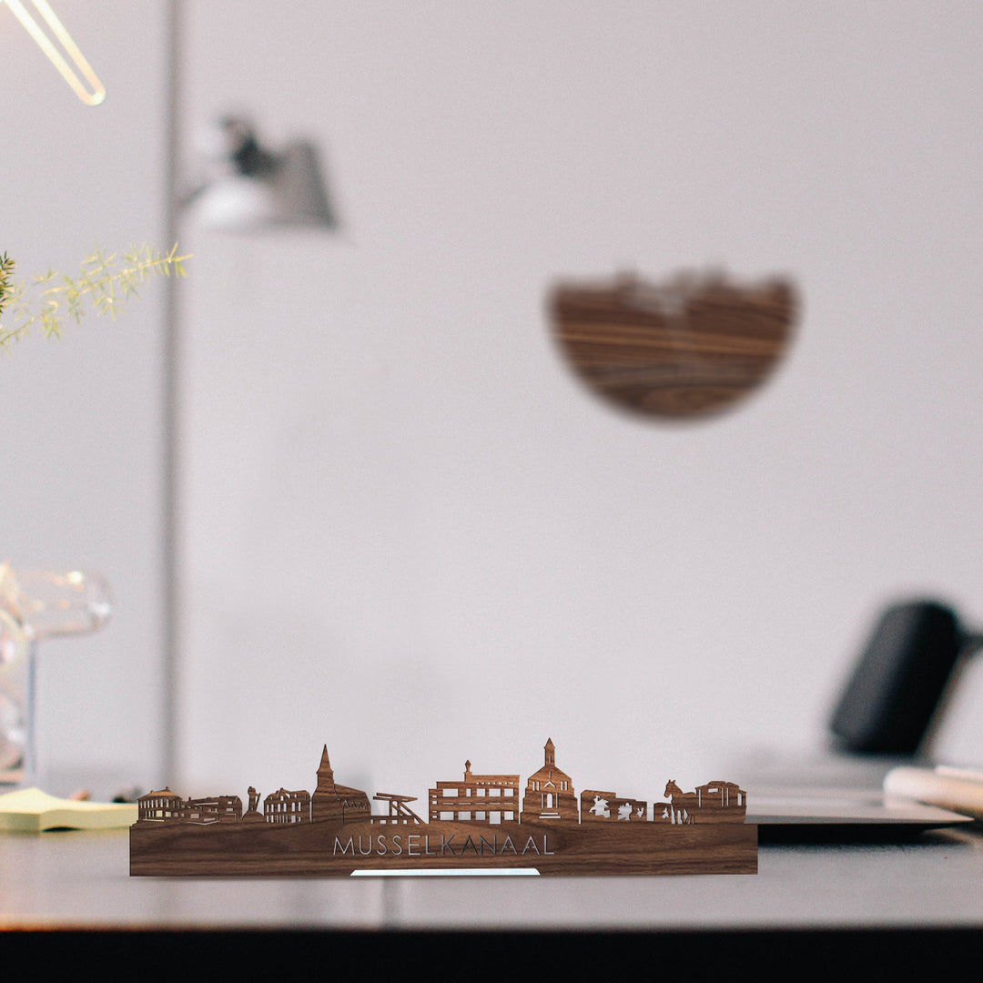 Standing Skyline Musselkanaal Noten houten cadeau decoratie relatiegeschenk van WoodWideCities