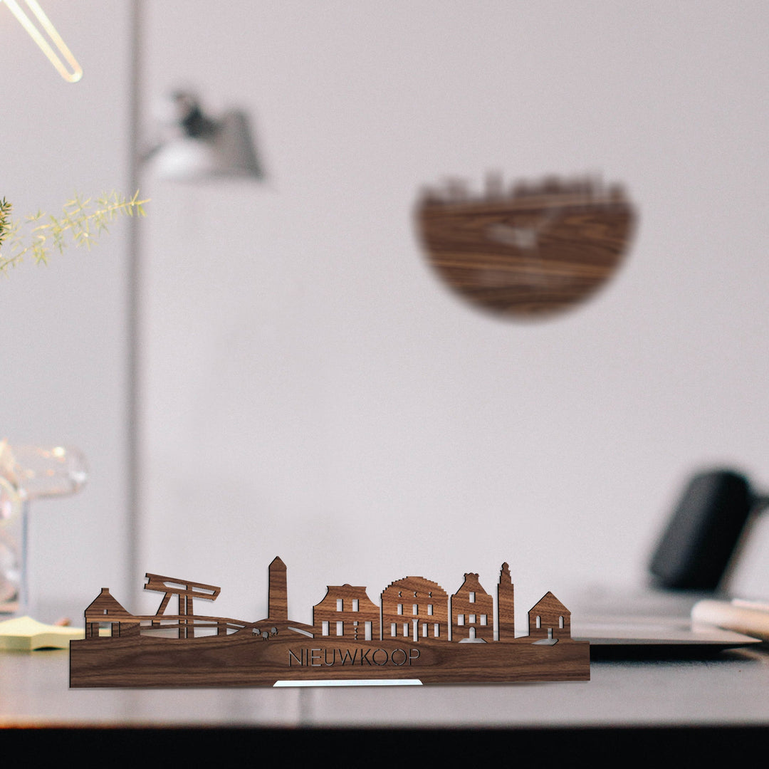 Standing Skyline Nieuwkoop Noten houten cadeau decoratie relatiegeschenk van WoodWideCities