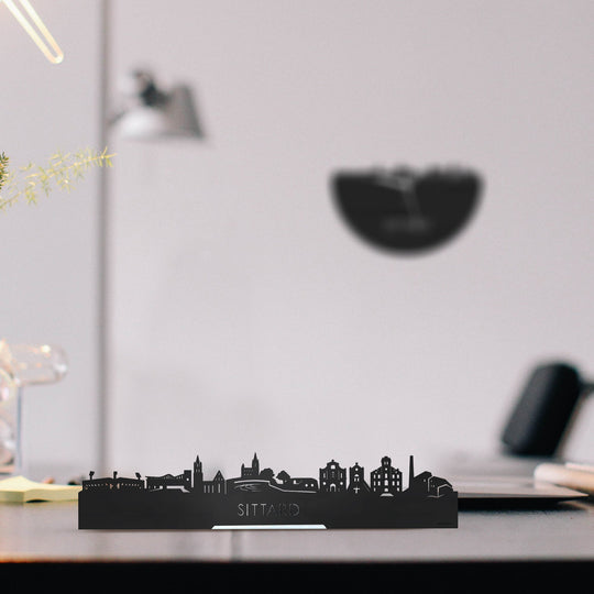 Standing Skyline Sittard Zwart houten cadeau decoratie relatiegeschenk van WoodWideCities