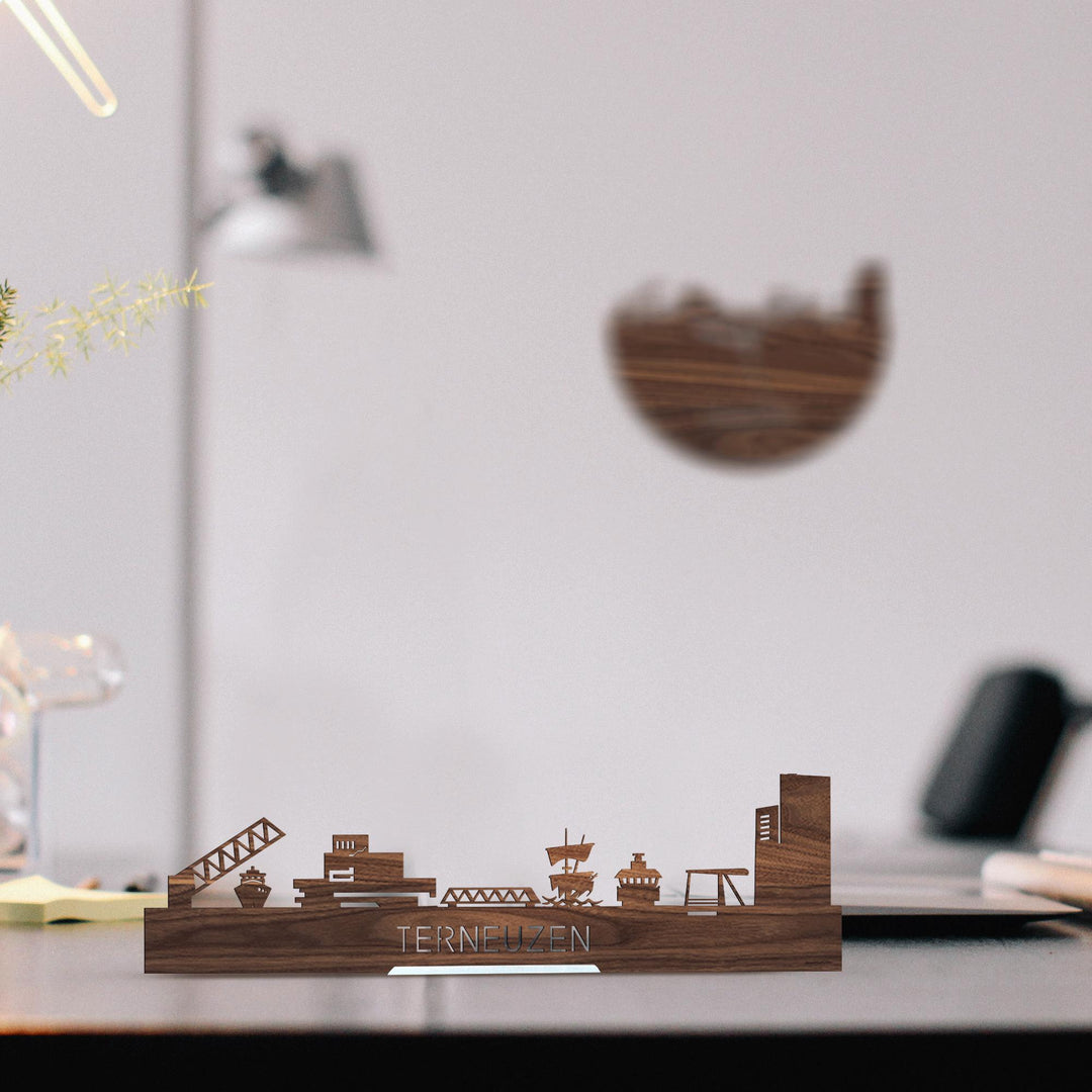 Standing Skyline Terneuzen Noten houten cadeau decoratie relatiegeschenk van WoodWideCities
