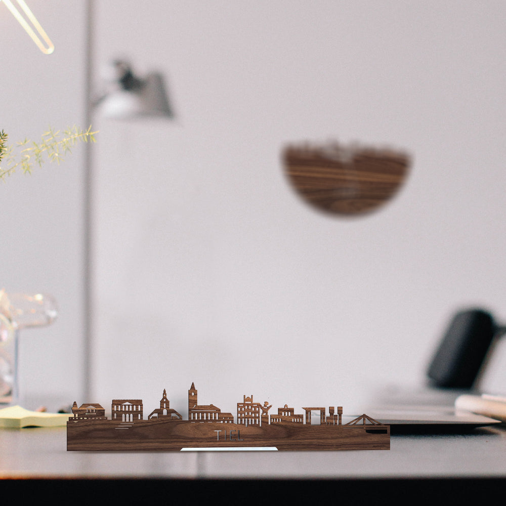 Standing Skyline Tiel Noten houten cadeau decoratie relatiegeschenk van WoodWideCities