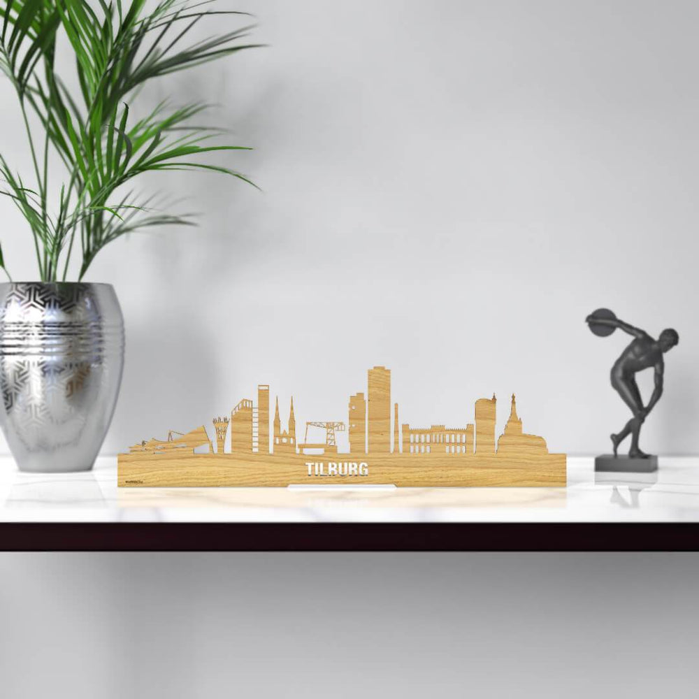 Standing Skyline Tilburg Eiken houten cadeau decoratie relatiegeschenk van WoodWideCities