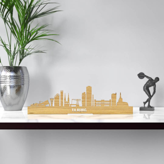 Standing Skyline Tilburg Eiken houten cadeau decoratie relatiegeschenk van WoodWideCities