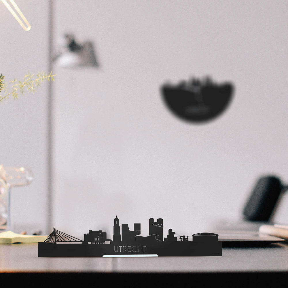 Standing Skyline Utrecht Black houten cadeau decoratie relatiegeschenk van WoodWideCities